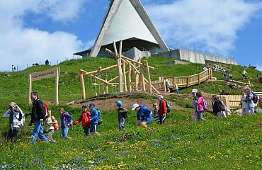 Ein Kletterparadies für Kids. Oben am Gipfel des Kitzbühler Horns