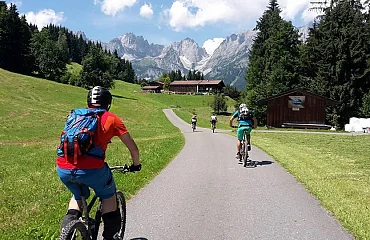 Eine Mountainbike Tour in den Bergen genießen